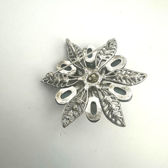 Premier Designs Pearl's Night Out Rhodium Crystal Flower Pin Brooch Pendant - Picture 7 of 9